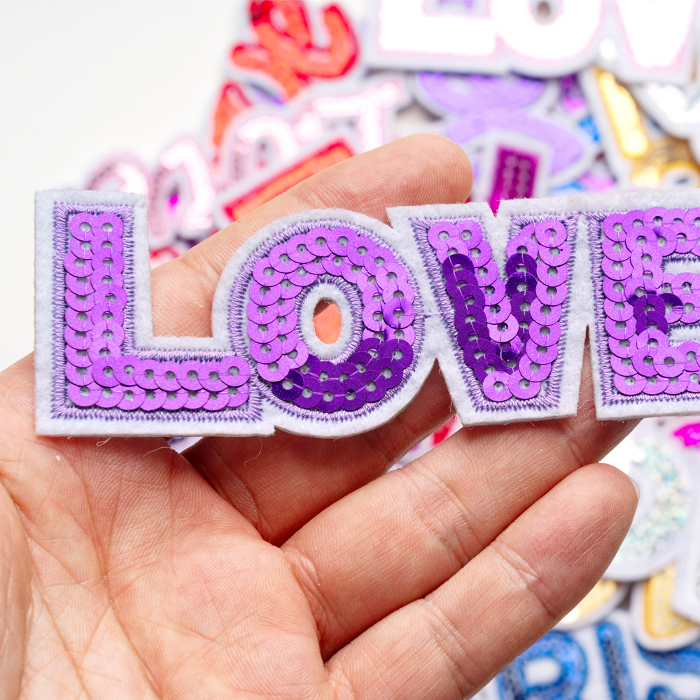 Colored Word LOVE Sequined Emb - Embroidery Font Free 评论和价格